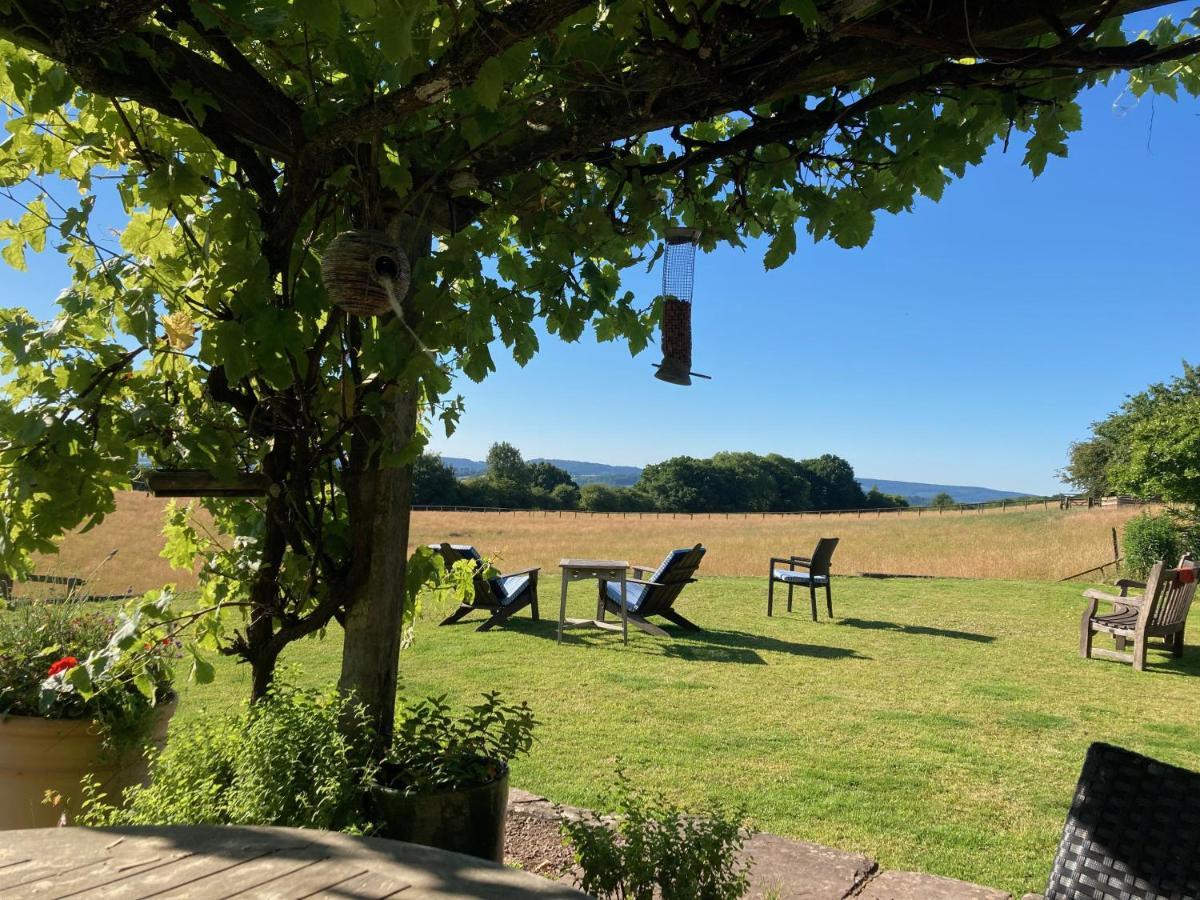 Apartamento The Bothy At Oak Farm Usk Exterior foto